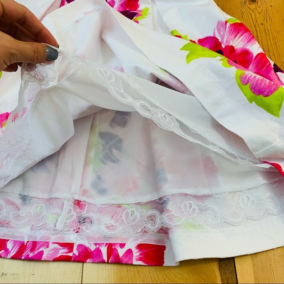 Trina Turk white floral fit & flare V neck dress 4 - Picture 10 of 13